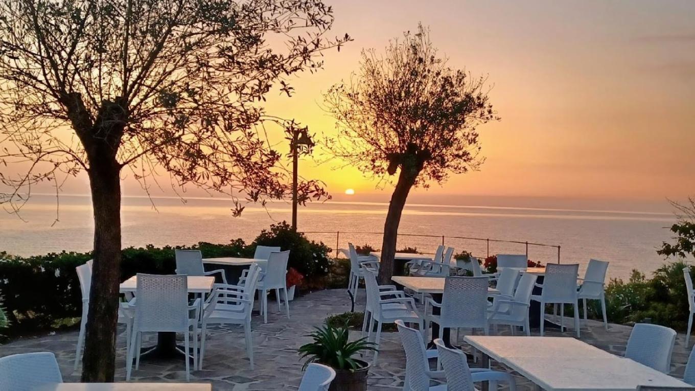 Casa vacanze con piscina vista mare Tertenìa Esterno foto