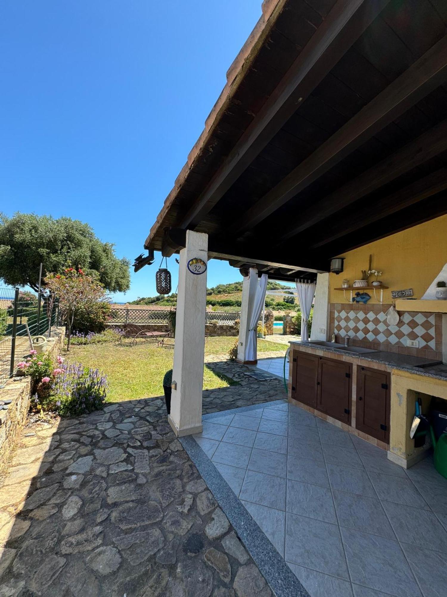 Casa vacanze con piscina vista mare Tertenìa Esterno foto