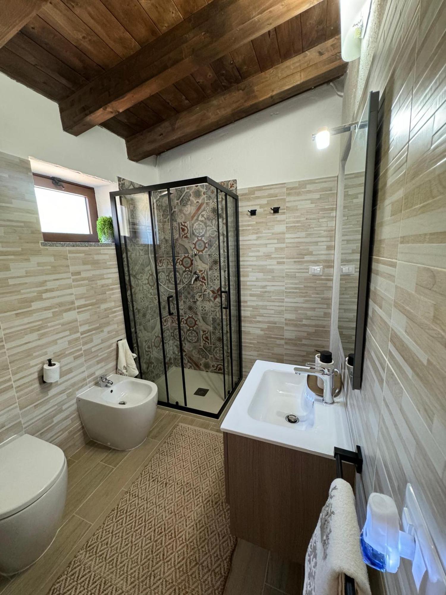 Casa vacanze con piscina vista mare Tertenìa Esterno foto